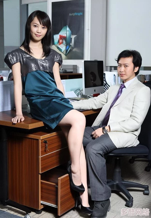 91美女与上司的情侣之夜天堂影视：激情四溢的浪漫故事，揭开职场禁忌恋情的神秘面纱！